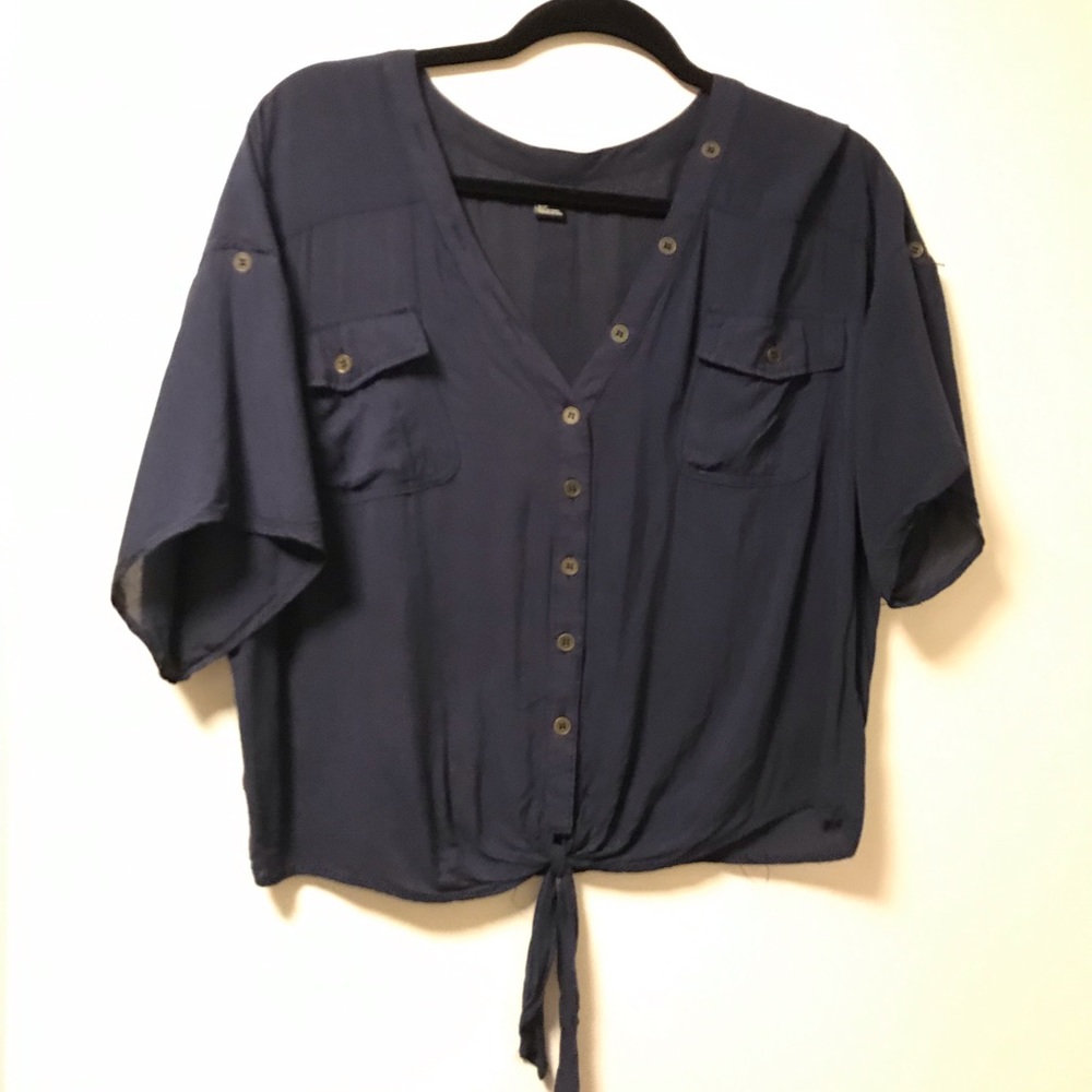 Forever 21 button detail blouse
